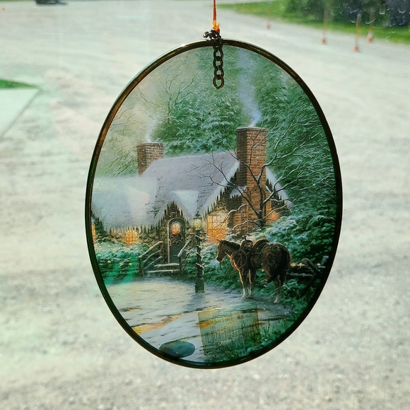 Vintage Enesco Corp Thomas Kinkade Xmas Welcome Oval Glass Suncatcher Window - Picture 1 of 9